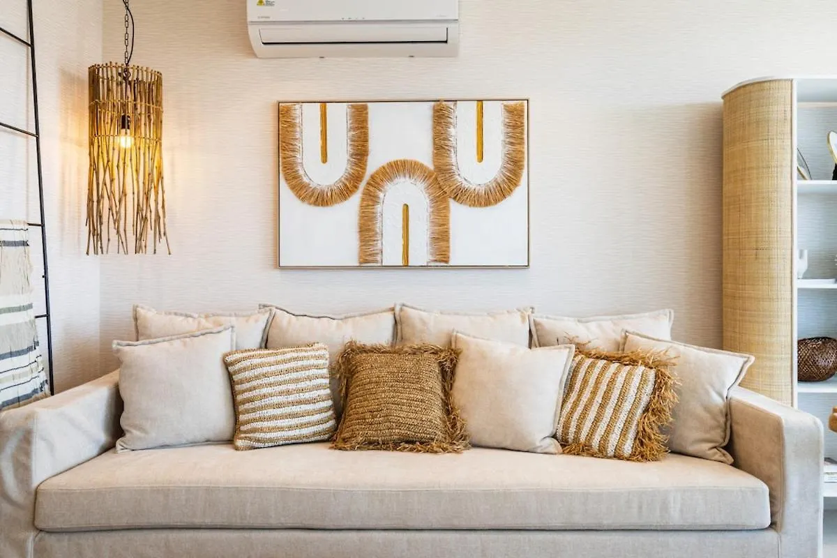 Aelia - Chic 2-Br Apartment & Balcony In ラルナカ キプロス